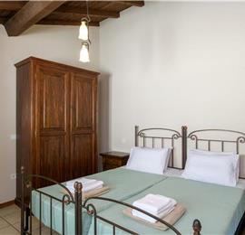 3 bedroom villa with heated pool in Kassiopi, Corfu, sleeps 6